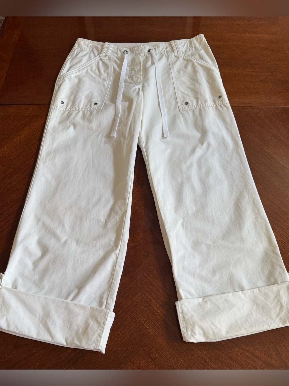 Liz Claiborne Capris 100% Cotton White Capris Size - 12